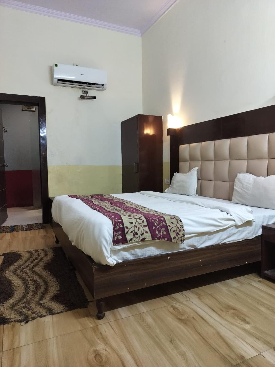 Hotel Whitehouse Ac Family Room Agra (Uttar Pradesh) Exterior foto